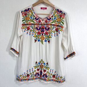 Somya Collection Peasant Top Woman Small White Floral Embroidered 1/4 Sleeves